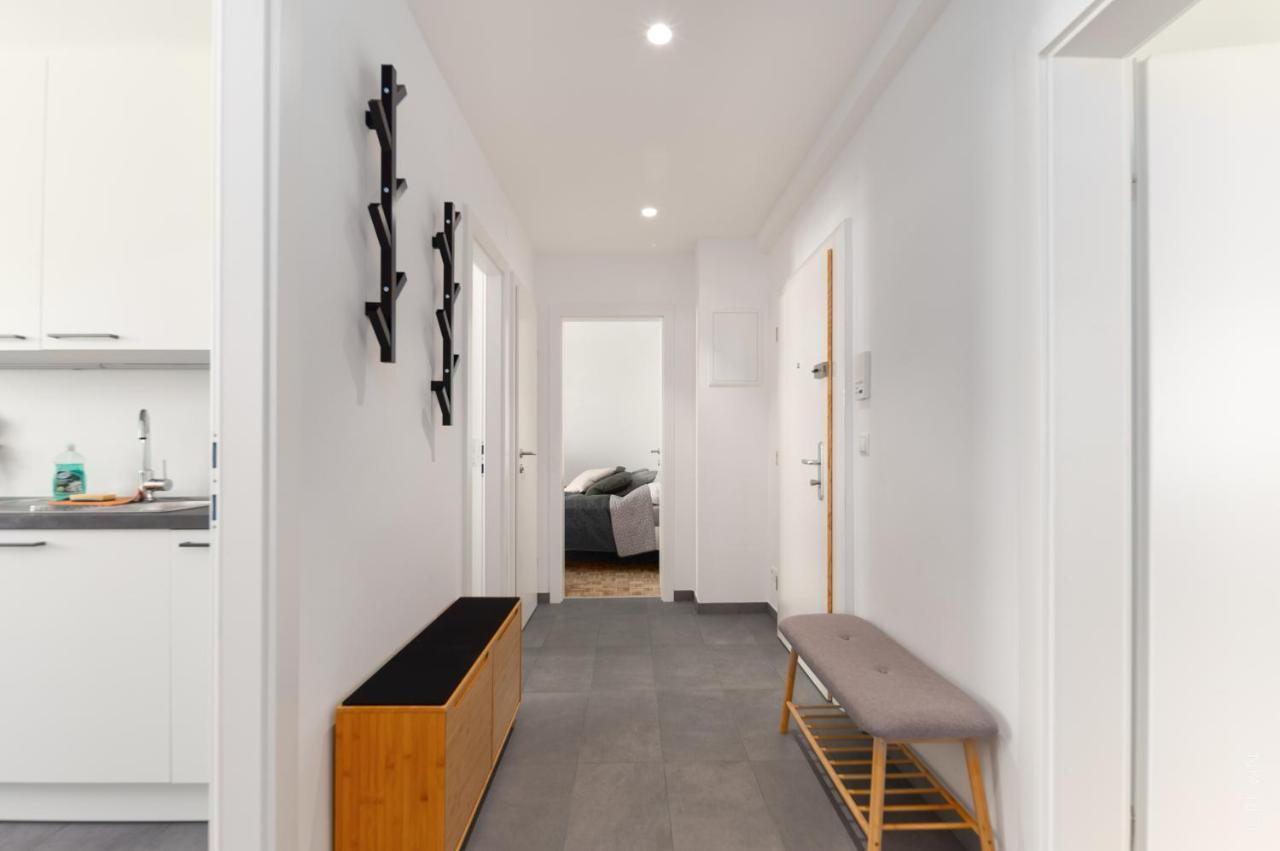King Bed Home, 3 Bed Rooms, Perfect For Long Term Stay 维也纳 外观 照片